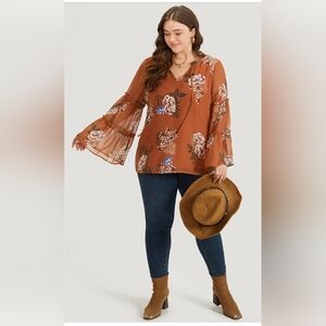 🆕 BloomChic Floral Print Tiered Bell Sleeve Blouse
